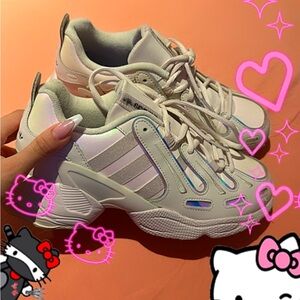 ADIDAS EQUIPMENT 🪽 
Cute Hollow Sneakers barely used 🤍
Us 7 🌧️